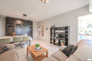 Welkom bij dit uitstekend gelegen appartement in Middelkerke, een ideale keuze voor gezinnen of investeerders die zoeken naar comfort en ruimte...