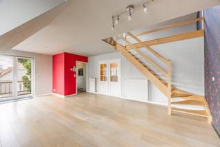 In het hart van Harelbeke vindt u deze instapklare penthouse, gelegen op de derde verdieping van de verzorgde residentie St. Paul. Het appartement...