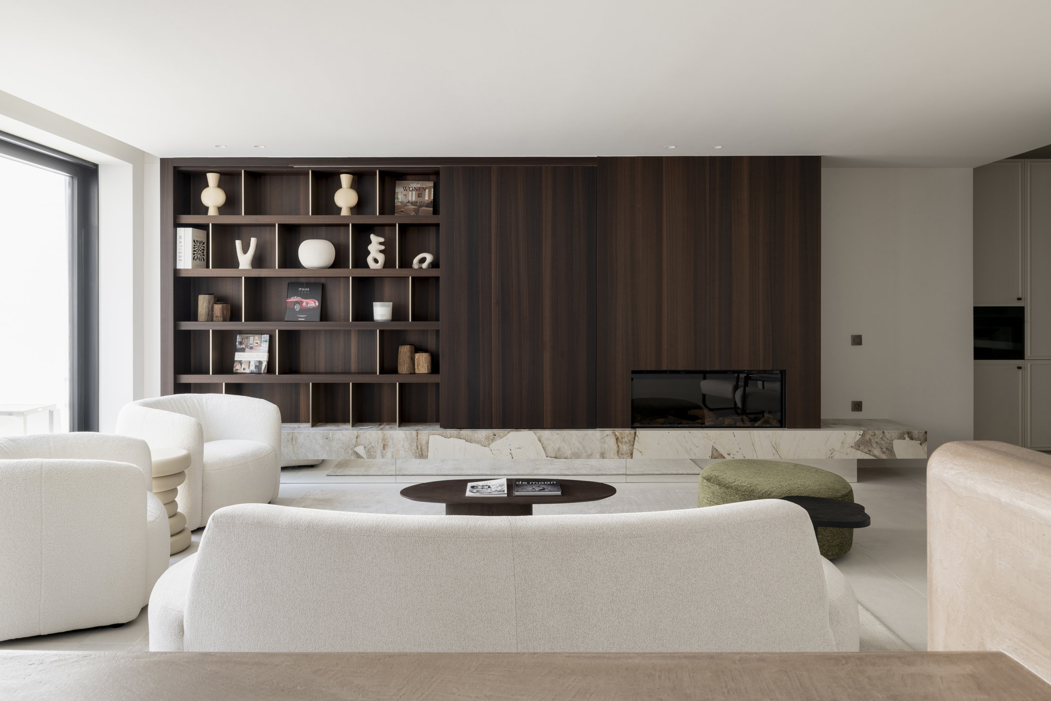 Exclusief vernieuwd herenhuis naast iconische gerechtsgebouw - foto 1