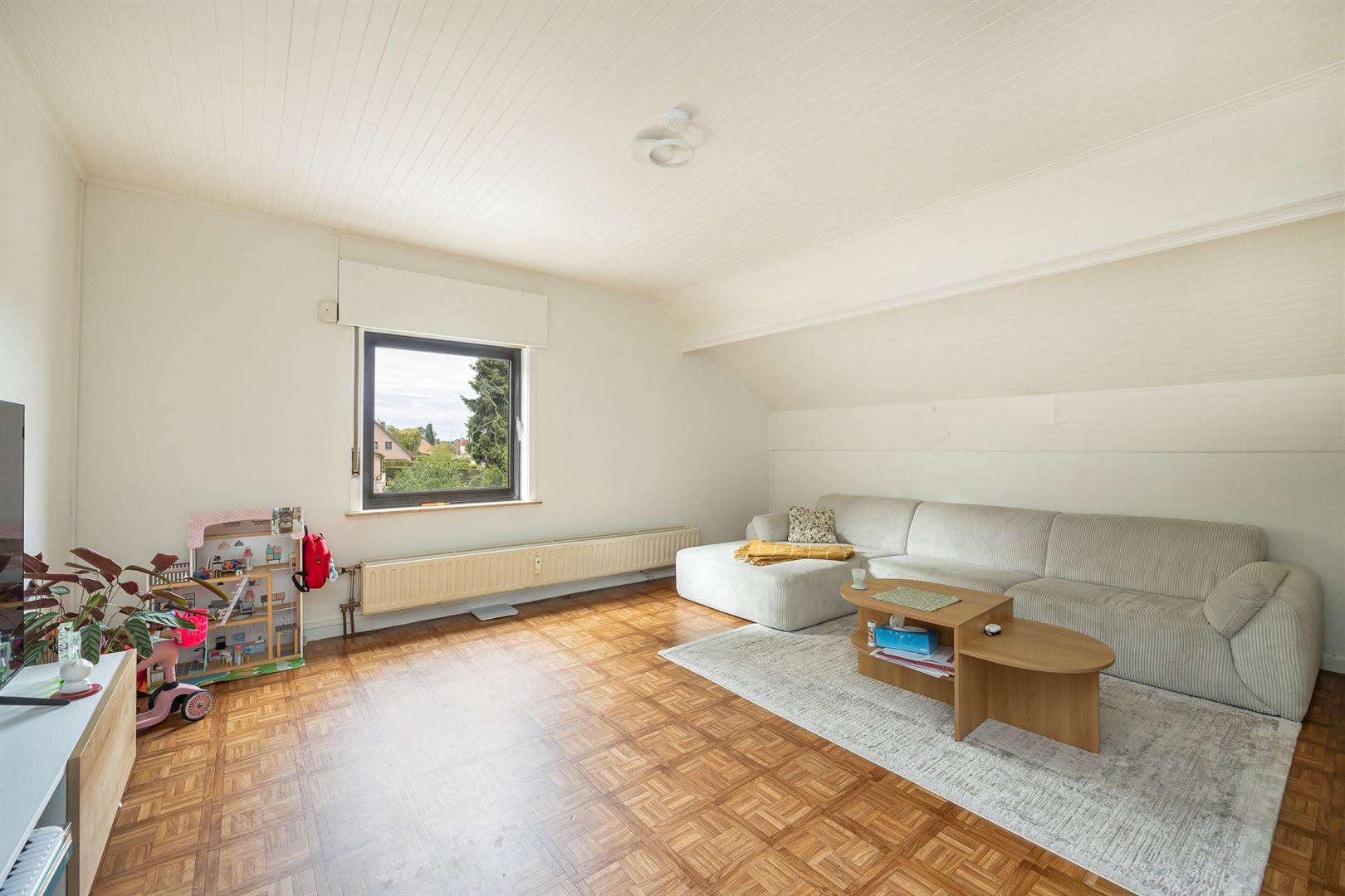 Ruim appartement met 4 slaapkamers en tuin! - foto 2