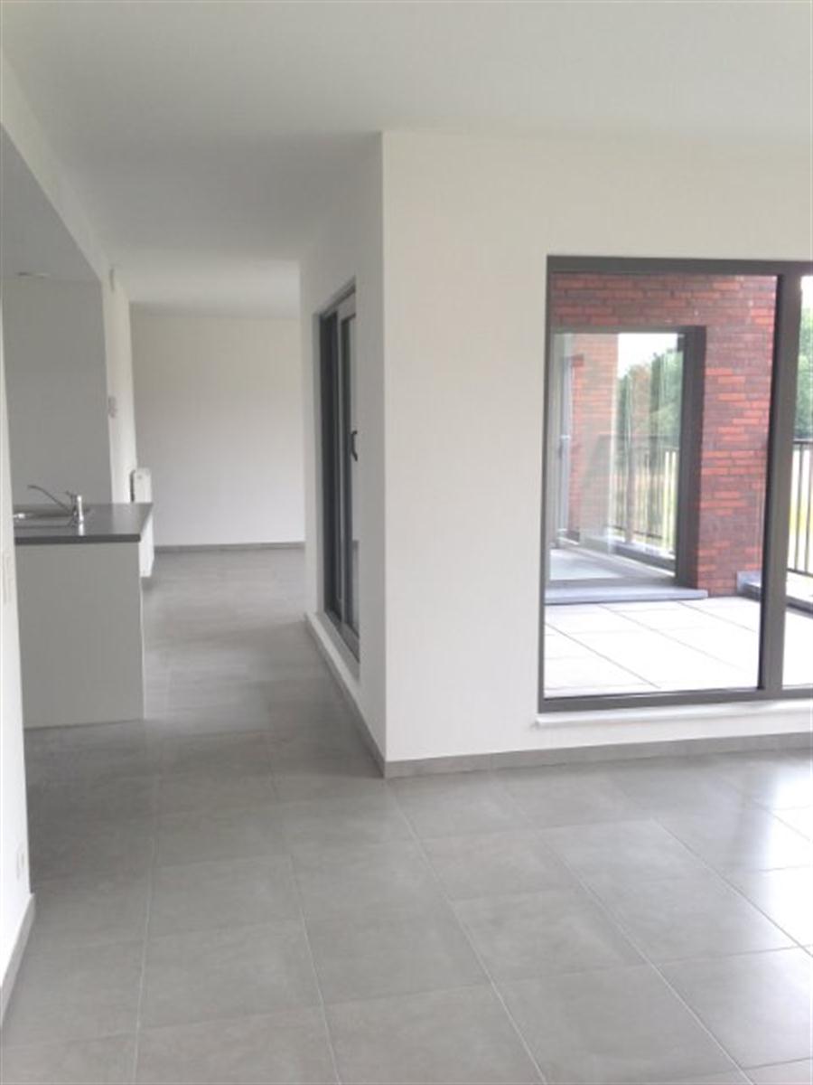 Appartement met 2 slpks, berging en autostaanplaats - foto 2