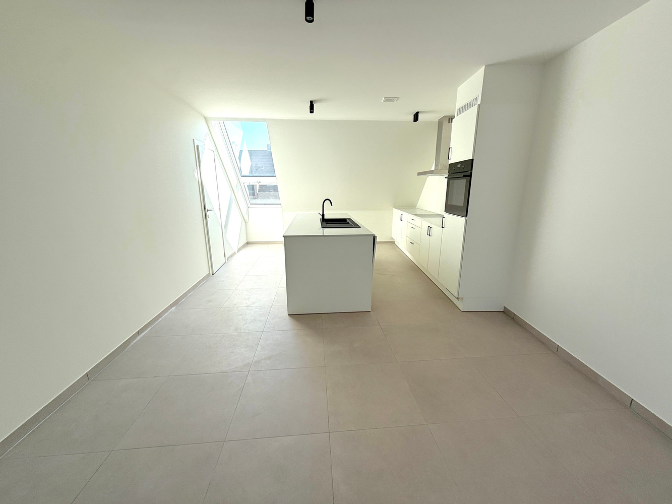 ST-ANDRIES: Nieuwbouwappartement met zonnig terras – klaar bij akte - foto 5