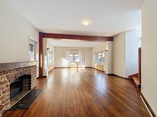 CHARMING villa located in JEZUS-EIK in a quiet residential area close to public transport (bus at 500m) and shops: 2.5 km. Built in 1961 with a...