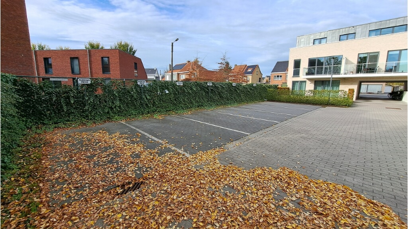 AUTOSTANDPLAATS te koop in de Witte Molenstraat 17 in Sint-Michiels Brugge. - foto 1