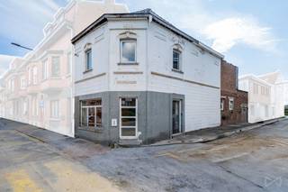 We Invest Waterloo vous présente cette maison trois façades à rénover entièrement, idéalement située à Braine-l’Alleud, à proximité immédiate de...