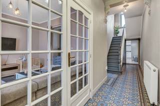 Voor meer info of bezoek, bel 02 884 23 25: In het hartje van Appelterre, biedt Topo - Immo u deze karaktervolle en instapklare woning, gelegen op...