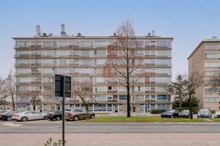 Dit appartement te koop is gelegen aan de Victor Govaerslaan te Merksem, op een vlot bereikbare locatie in de nabijheid van winkels, scholen,...