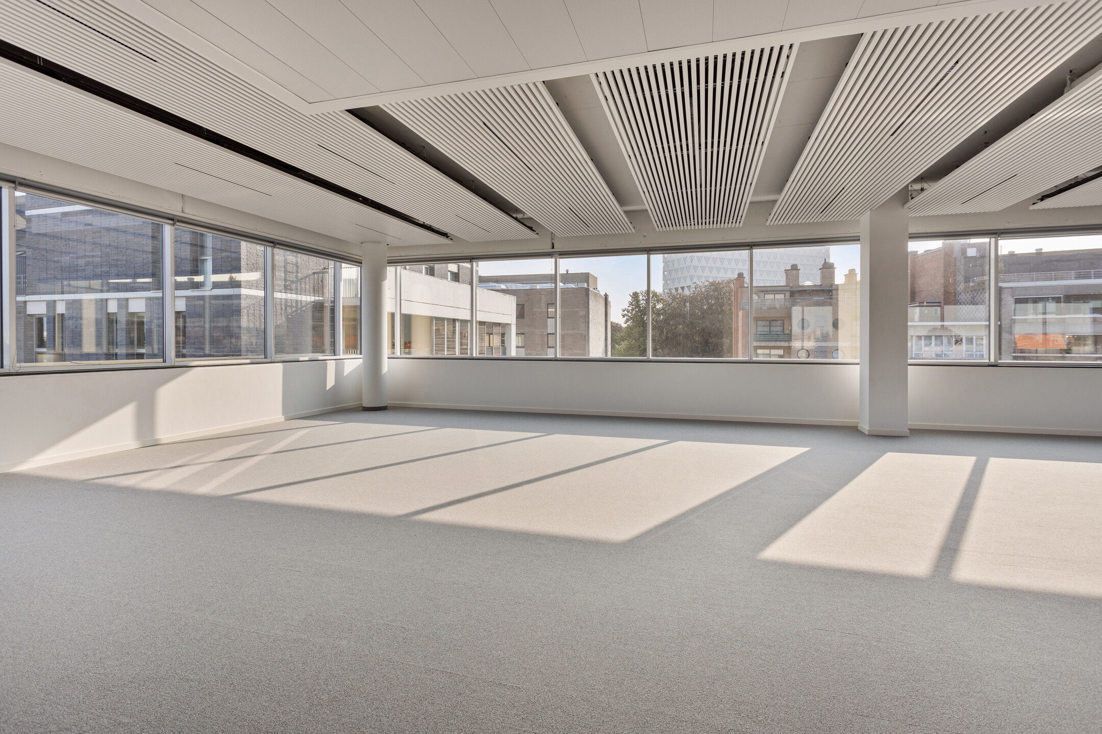Kantoor te huur van 1.172 m²  in het  modern kantoorgebouw "Compass"  - foto 4