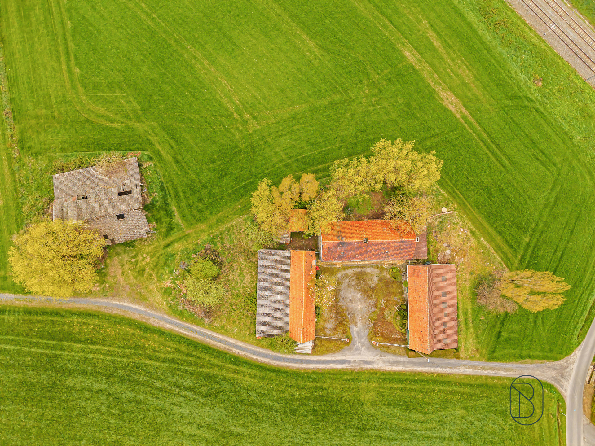 Mooi gelegen te renoveren/af te breken hoeve. - foto 4