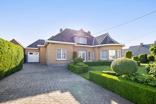 De snelste manier om een bezoek te brengen aan deze woning? Vraag je bezoek aan via de rode knop op onze website (www.dewaele.com) en je...