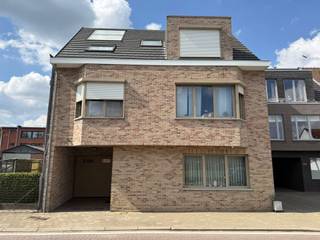 Op zoek naar een aangenaam en energiezuinig appartement op een centrale locatie? Dit praktisch ingedeelde appartement met twee slaapkamers is...
