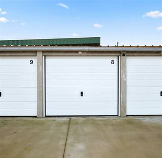 Ces 5 garages (n° 7, 9, 10, 11 et 12) représentent un investissement stable et sans souci. Tous les garages sont actuellement loués et présentent...