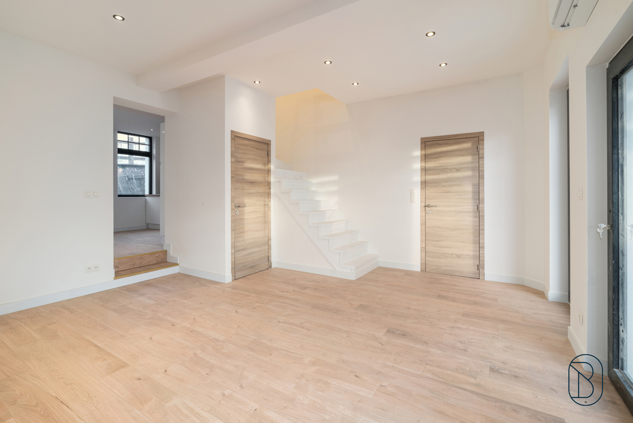 Leuk gerenoveerde woning met 3 slk en tuin - foto 3