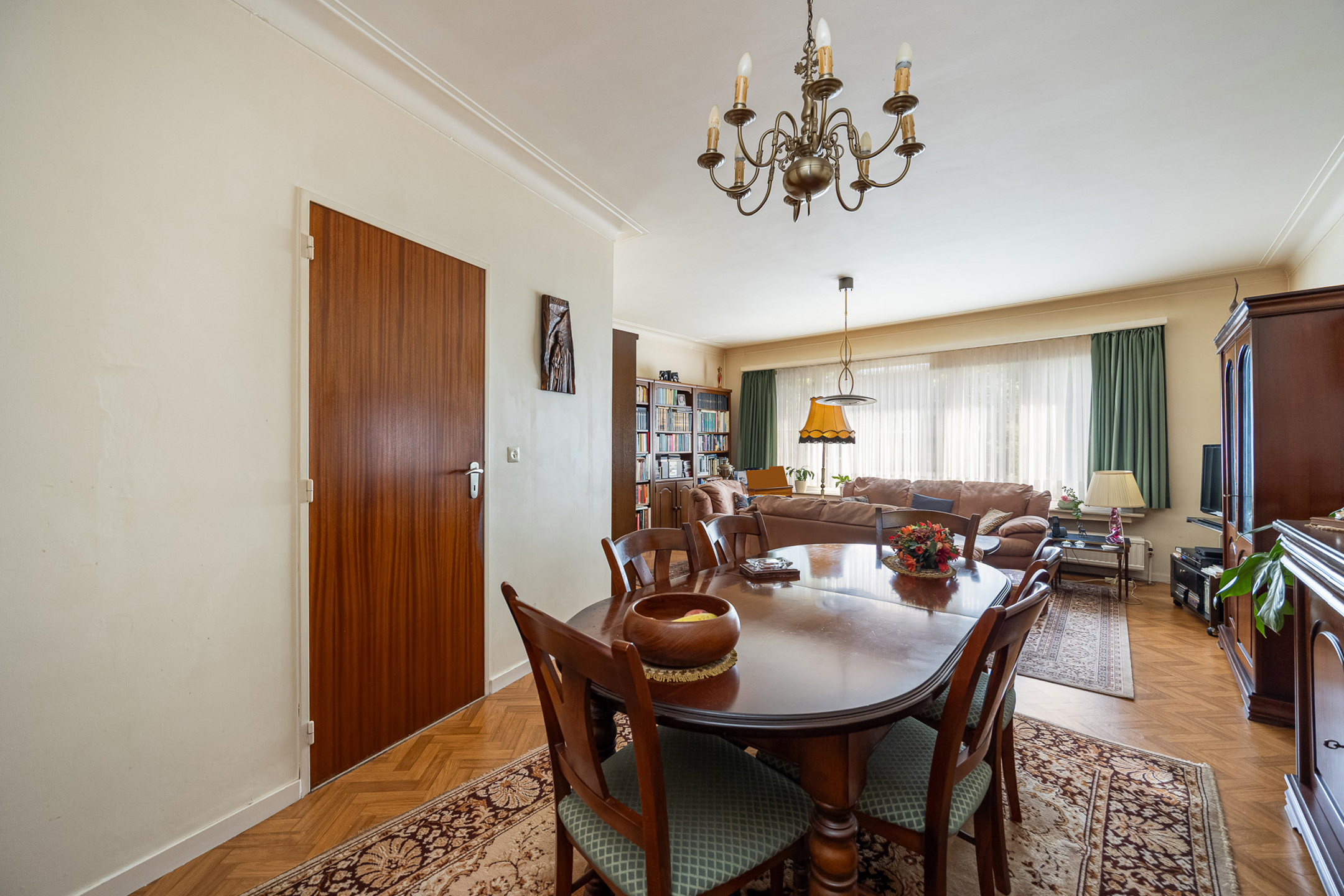 BERCHEM - Appartement met terras en garagebox - foto 1
