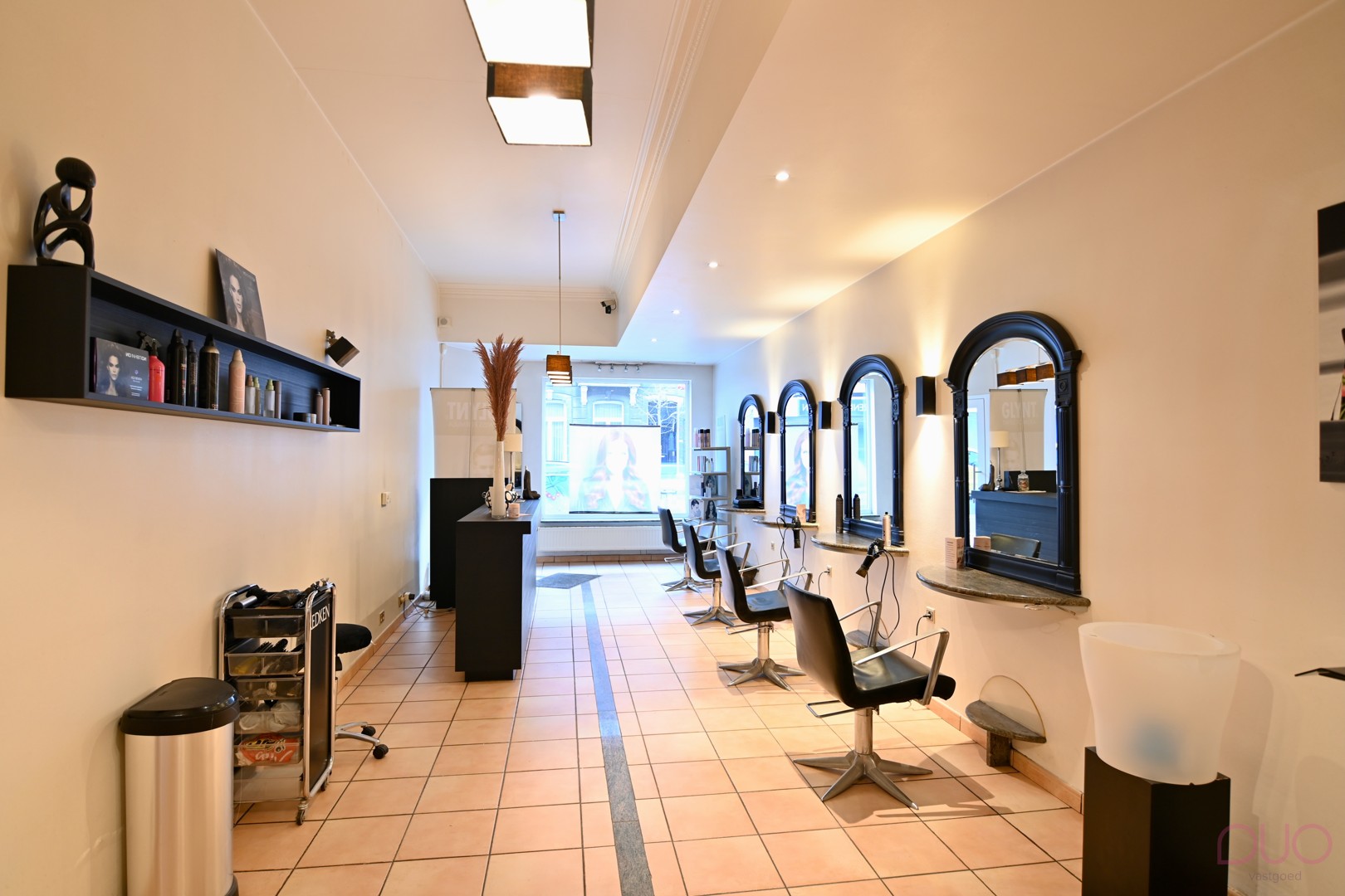 Groot handelspand met aparte ingang, bovenliggende woning en inpandige garage - foto 5