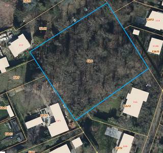 RHODE-SAINT-GENESE, idéalement situé rue au Bois 164, ce magnifique TERRAIN A BATIR d'une superficie de 43 ares est une opportunité rare...