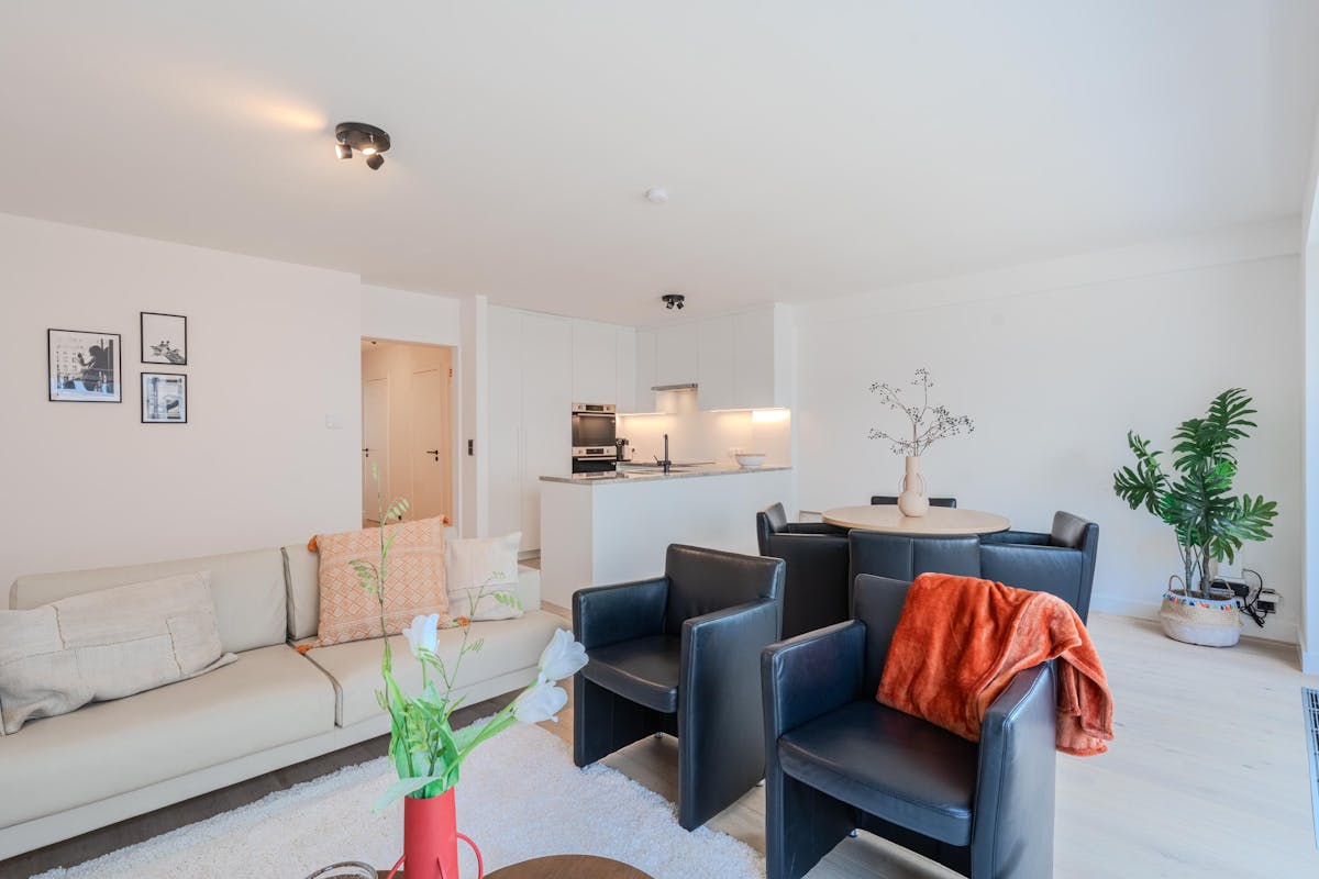 Beautifully renovated 2-bedroom apartment in Ostend - photo 4