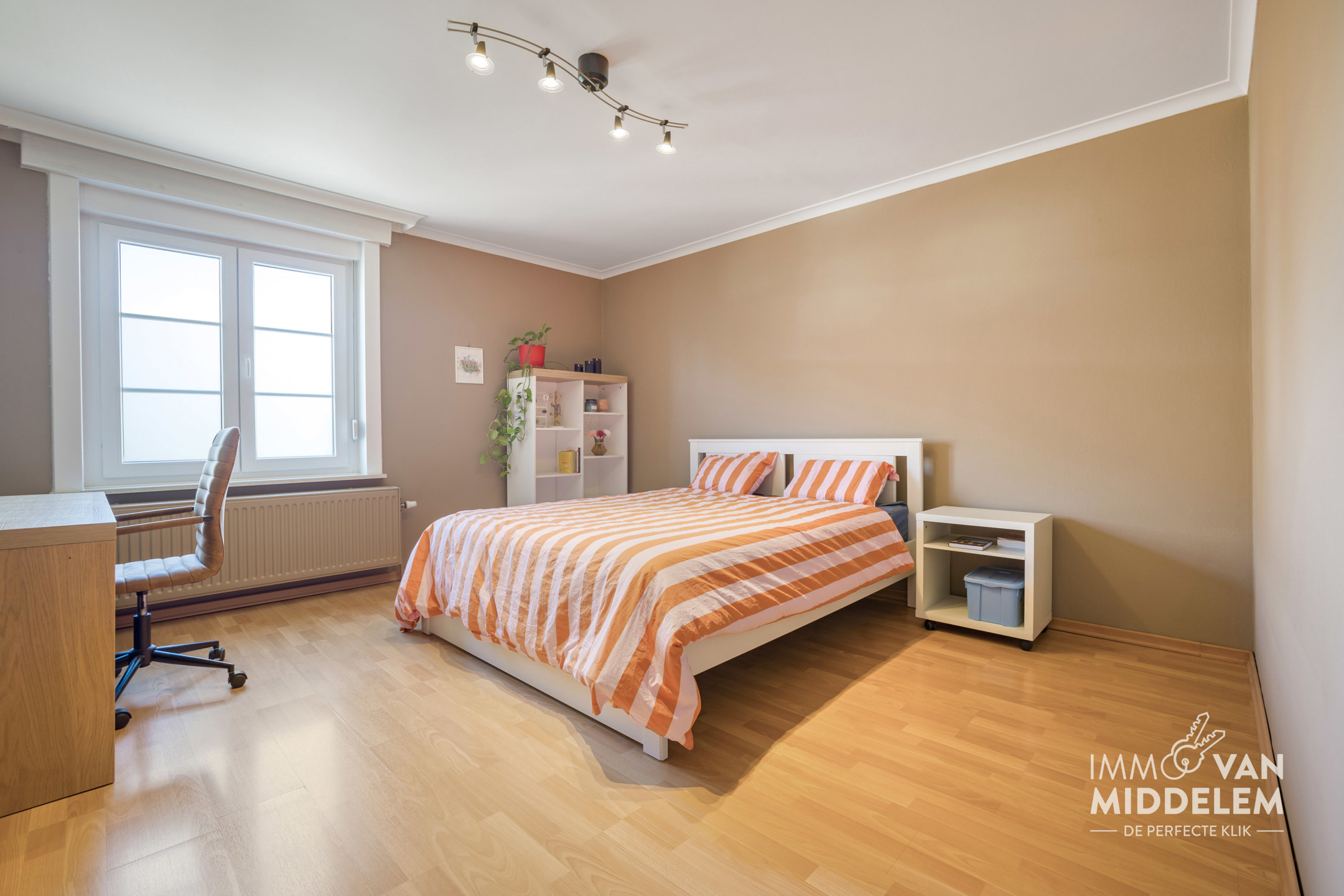 INSTAPKLARE WONING MET 4 KAMERS, TUIN EN GARAGE - foto 5