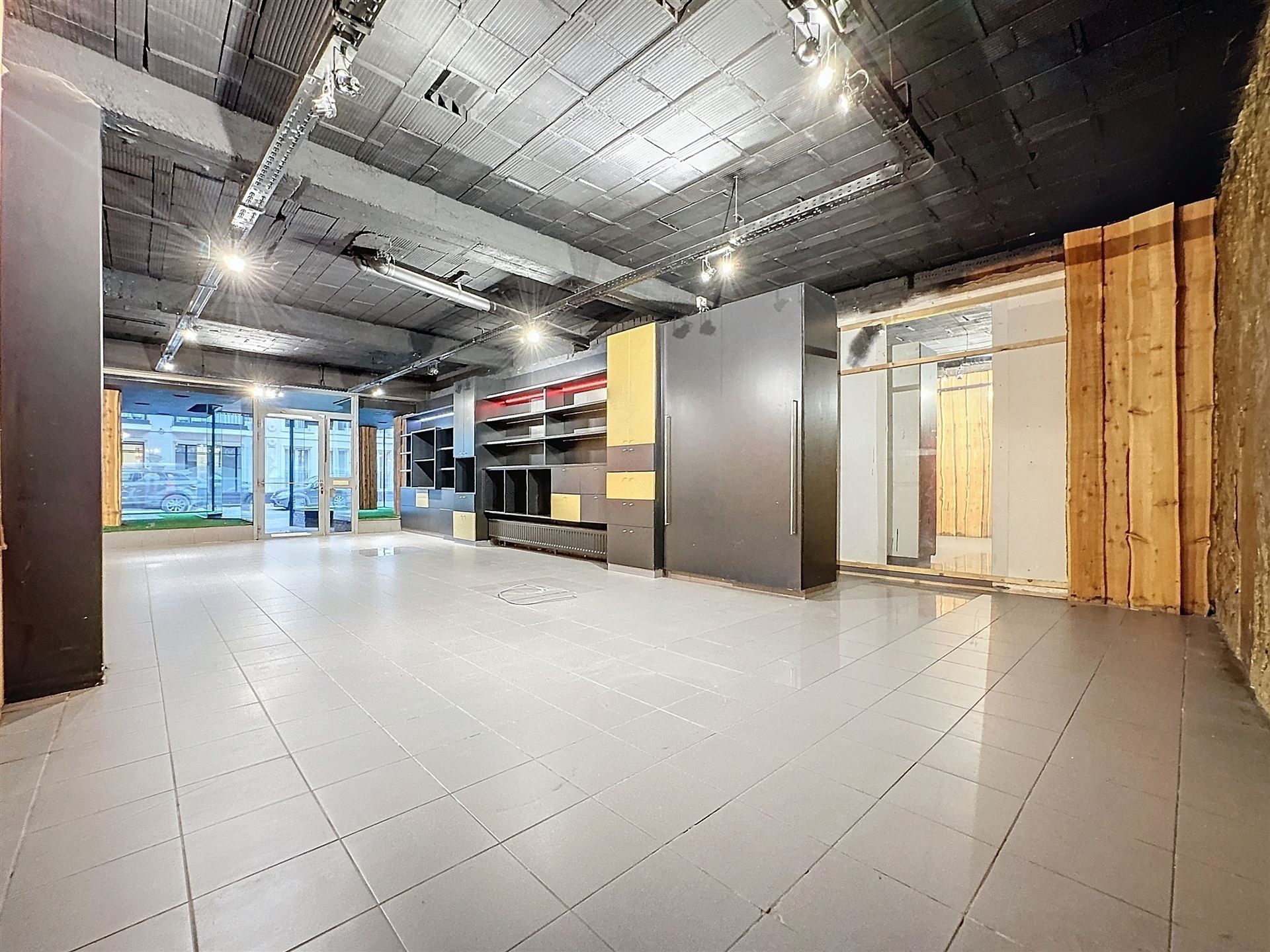 Commercial à vendre à Roulers