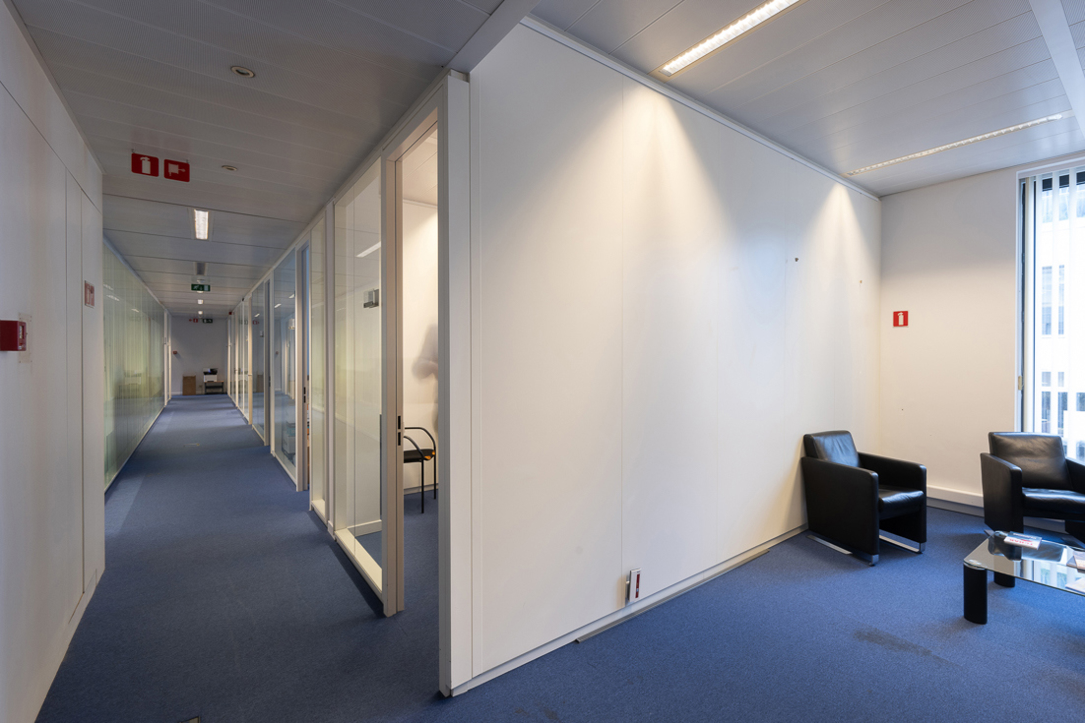 Commercial for rent in Etterbeek - photo 2