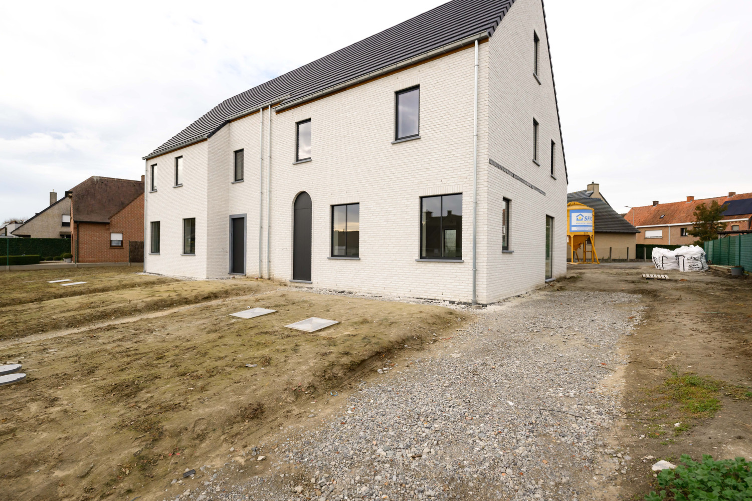 Nieuwbouwwoning te Meulebeke. - foto 1