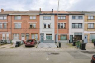 <p><span>GENTBRUGGE - Maison familiale prête à emménager à Gentbrugge</span></p><p><span> </span></p><p><span>dfjhfdjhfdjhfdjh</span></p><p><span> </span></p><p><span>Les atouts en bref :</span></p><ul><li><span>3 chambres spacieuses</span></li><li><span>Place de parking à l'avant</span></li><li><span>12 panneaux solaires</span></li><li><span> </span></li></ul>