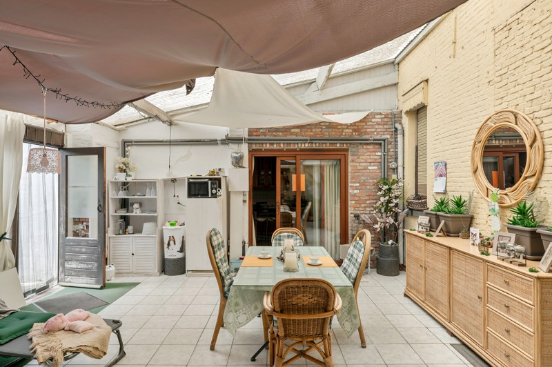 Woonhuis met commerciële ruimte en tuin - foto 5