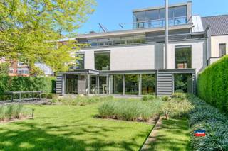 EXCELLENTE MAISON D'ARCHITECTE AVEC ÉTAGE DE BUREAU ET JARDIN FANTASTIQUE | Cette maison spacieuse est stratégiquement située sur l'axe Anvers-Boom...