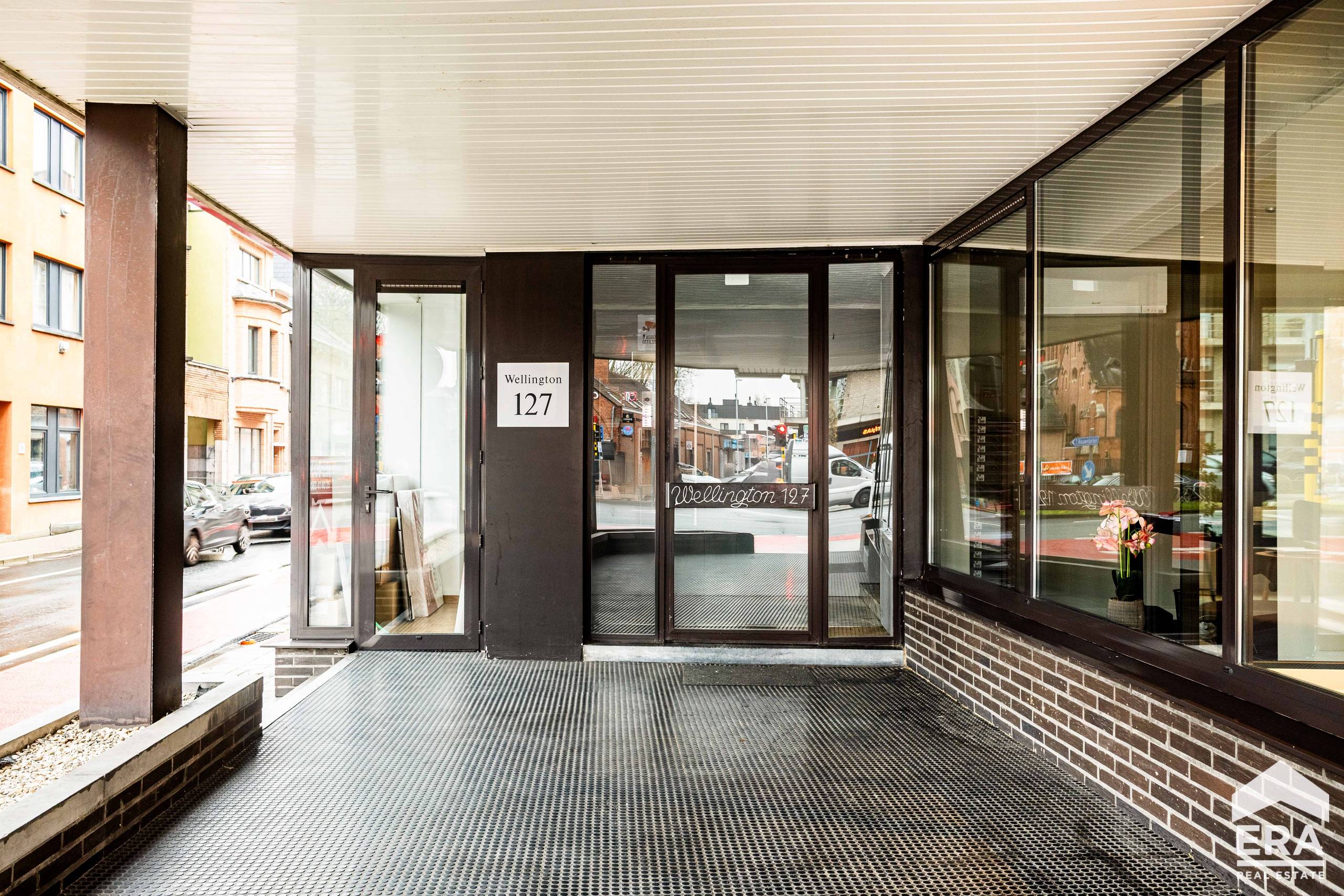 Instapklaar appartement (85m²) met 2 slpks, terras &amp; garage - foto 3