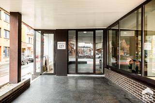 [[ DIT PAND NEEMT DEEL AAN DE ERA OPEN HUIZEN DAG OP 6/12 VAN 13:00 TOT 14:00 ]]Ben je op zoek naar een instapklaar appartement (EPC-label C) met...