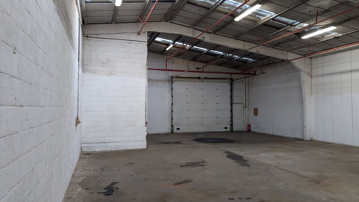 Magazijn van 200 m² te huur in Poperinge. - foto 5