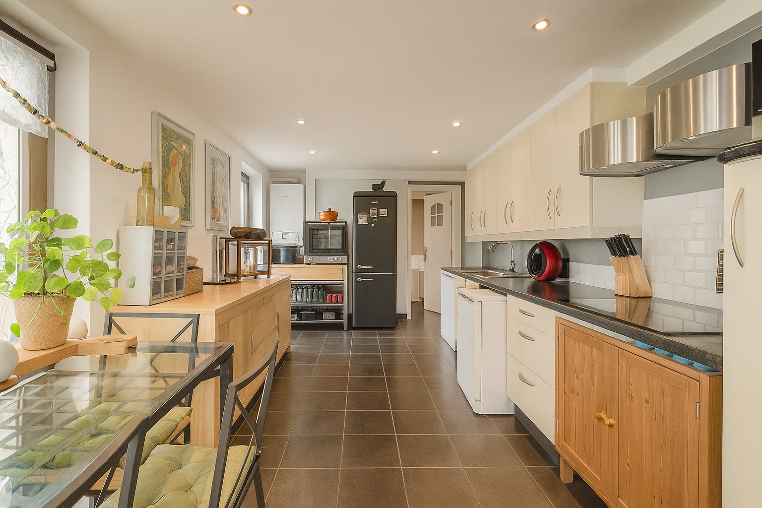 Unieke eigendom met woning, duplexappartement, magazijn en tuin op 508 m² gelegen te Burcht (Zwijndrecht)! - foto 4