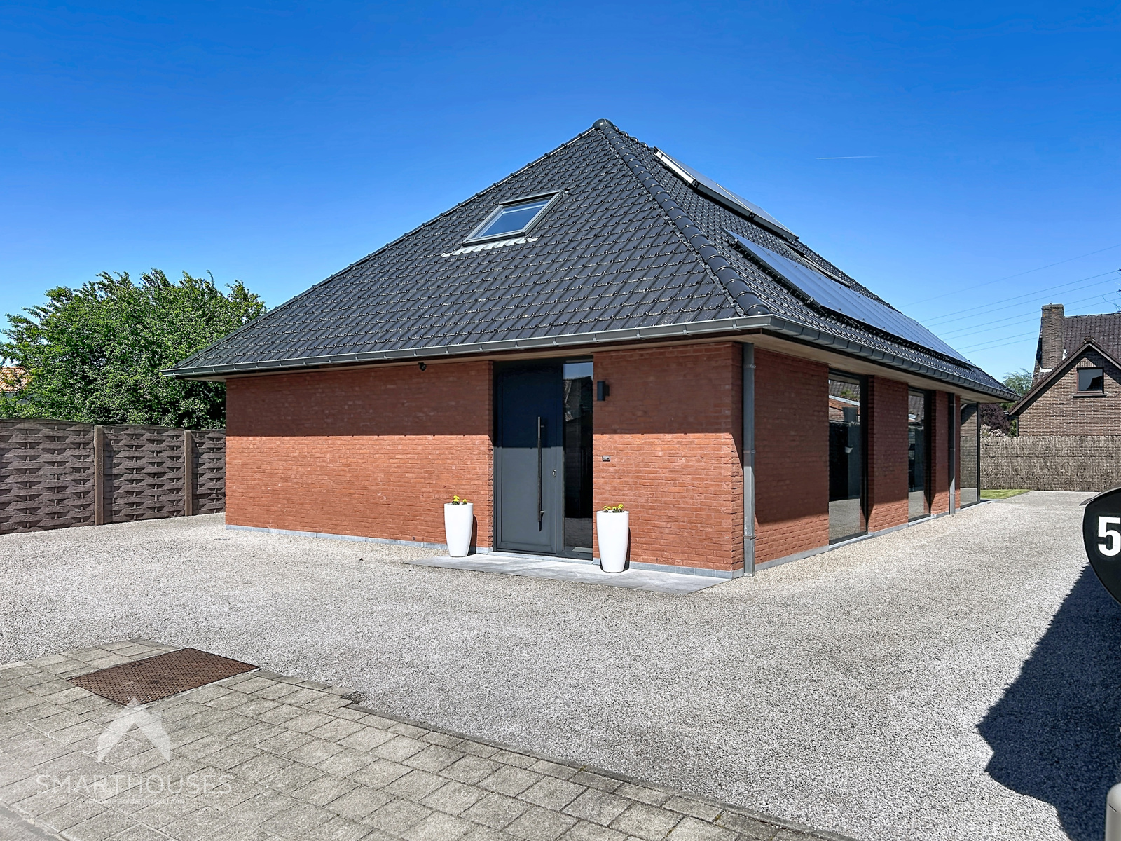 Alleenstaande woning met 3 slaapkamers, zonnepanelen en tuin - foto 2