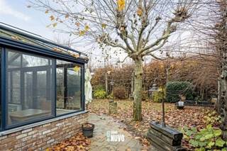 Polyvalent handelspand met woning op topligging  Een prachtig handelspand met woonst, garage en een zeer ruime parking, gelegen Klei te Opwijk.Het...