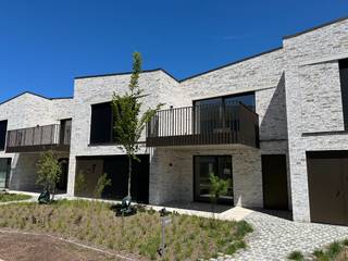 This stylish home is part of the modern and car-free residential project Kalvekeet, located in a beautifully landscaped park designed by Bureau...