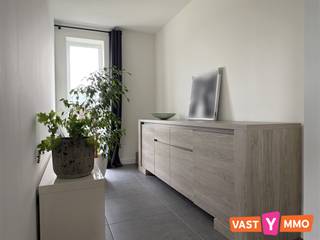 Deze halfopen, nieuwe BEN-woning (bijna-energieneutraal) is gelegen in een nieuwe en rustige verkaveling vlakbij het centrum van Beerse. Hier heb...