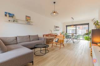 PLAN JOUW BEZOEK VIA VOLGENDE LINK: calendly.com/julimmo/stenenmolenlaanDeze nieuwbouwwoning bevindt zich in het rustige Sint-Amands nabij scholen,...