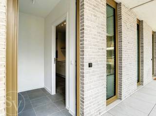 De Residentie LEFT op Antwerpen Linkeroever, heeft u veel te bieden. Een uniek gegeven in deze nieuwe residentie is de aanwezigheid van tal...