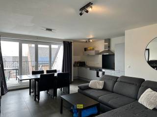 Gezellig appartement met één slaapkamer te huur, centraal gelegen in Zandhoven, op wandelafstand van winkels en openbaar vervoer.Het appartement...