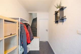 Gunstig gelegen instapklare woning met 4 slaapkamers In een rustige straat te Schoten vinden we deze gezellige woning met 4 slaapkamers.De woning...