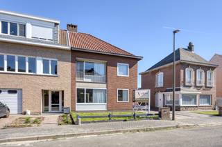 Bent u op zoek naar een woning met karakter én potentieel? Dan zou deze charmante gezinswoning wel eens precies kunnen zijn wat u zoekt.Richtprijs:...