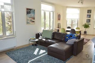 <p><span>Ideaal opbrengsteigendom:</span></p><p><span> </span></p><p><span>Appartement is reeds 5 jaar verhuurd aan 872 euro p/mnd + lage kosten.</span></p><p><span>Rendement van 4.2% op jaarbasis.</span></p><p><span>Renovatie in 2009.</span></p><p><span> </span></p><p><span> </span></p><p><span> </span></p><p><span>Appartement op de 1ste verdieping in een kleinschalig gebouw zonder lift nabij centrum Schoten, openbaar vervoer en scholen. </span></p><p><span>Inkomhal met vestiaireruimte en gastentoilet. Toegang tot de lichte leefruimte (36 m²) met veel raampartijen. </span></p><p><span>Deels open keuken (8.5 m²) met toestellen. Twee ruime slaapkamers (16 m² + 11.5 m²) en één badkamer (8 m²) met douche. </span><span>Apart toilet. </span></p><p><span>Berging waar de aansluiting is voor wasmachine.</span></p><p><span> </span></p><p><span> </span></p><p><span>Troeven:</span></p><p><span> </span></p><p><span>*1 appartement per verdiep.</span></p><p><span>*EPC - B label.</span></p><p><span>*EK conform.</span></p><p><span>*Asbest vrij.</span></p><p><span>*Nabij openbaar vervoer.</span></p><p><span>*Rustig gelegen.</span></p><p><span>*Veel lichtinval.</span></p><p><span>*Hoge rendementsglas.</span></p><p><span> </span></p><p><span>Bel of mail ons voor meer info of een bezoek.</span></p><p><span> </span></p>
