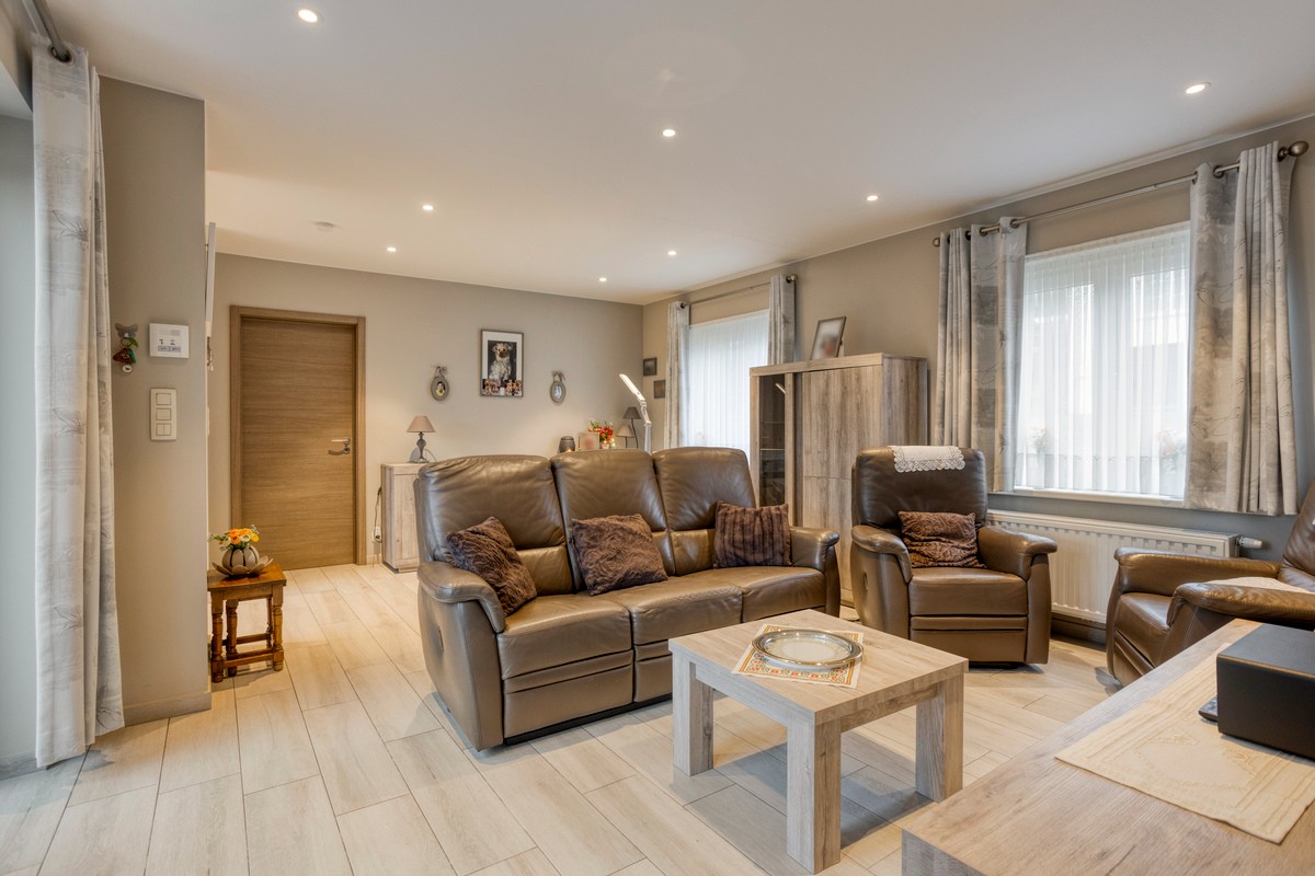 Zeer ruime villa van ca. 475m² - 6 kamers - 3 badkamers (mogelijks kangoeroewoning) nabij centrum Overijse - foto 4