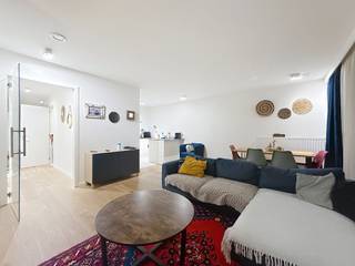 Einde Were 19/302: Modern appartement met indeling als volgt: Inkomhal, apart toilet, badkamer, met bad-douchecombinatie, leefruimte met open...