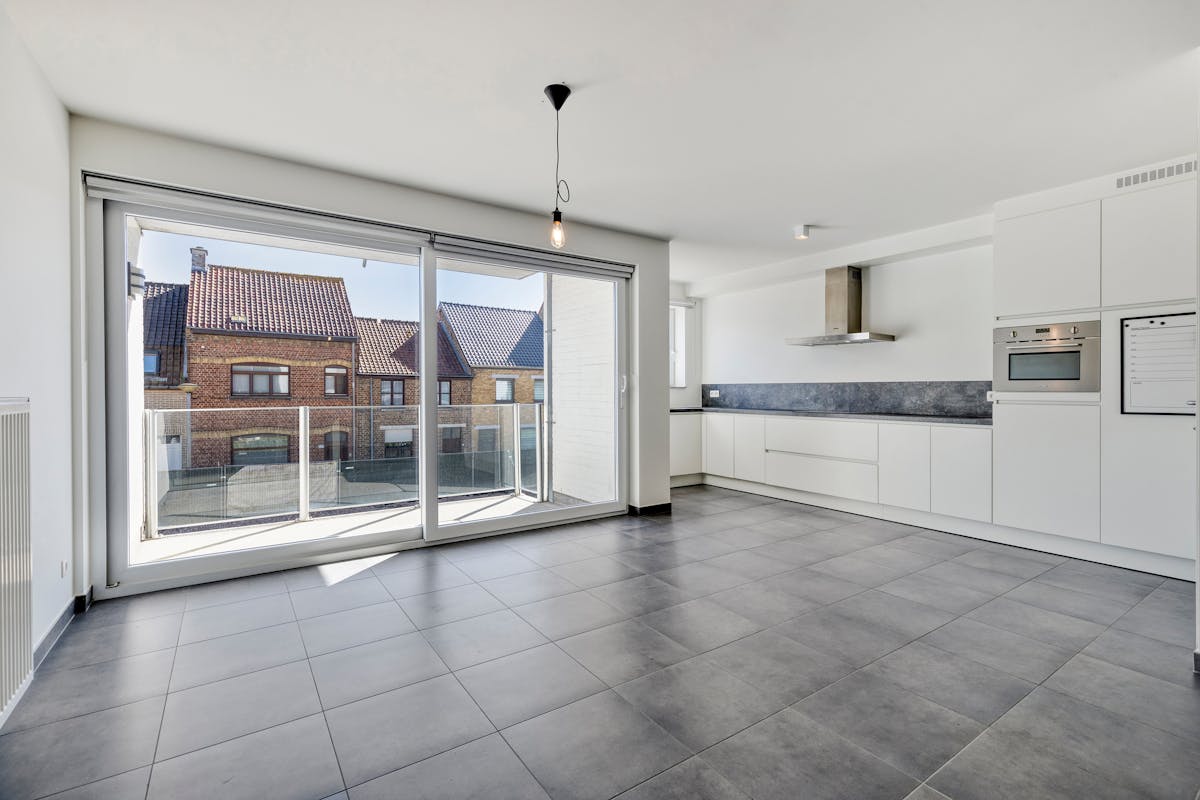 Appartement met 2 slaapkamers en staanplaats te Veurne. - foto 5