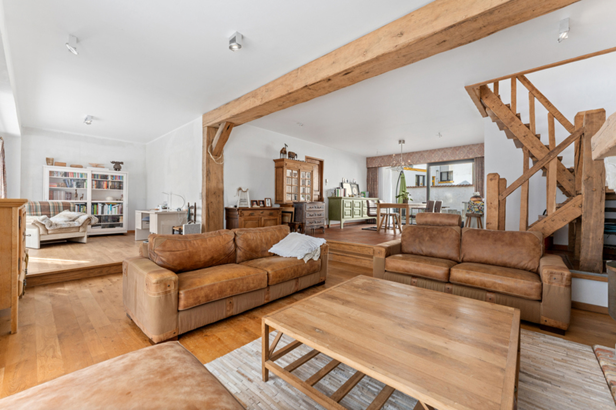 Duplex vlakbij zee met een uitzonderlijk ruim zonneterras. - foto 1
