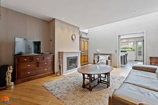 Op een uitstekende locatie te Boom bevindt zich deze ruime woning met 3 slaapkamers en dubbele praktijkruimte op het gelijkvloers. U geniet hier...