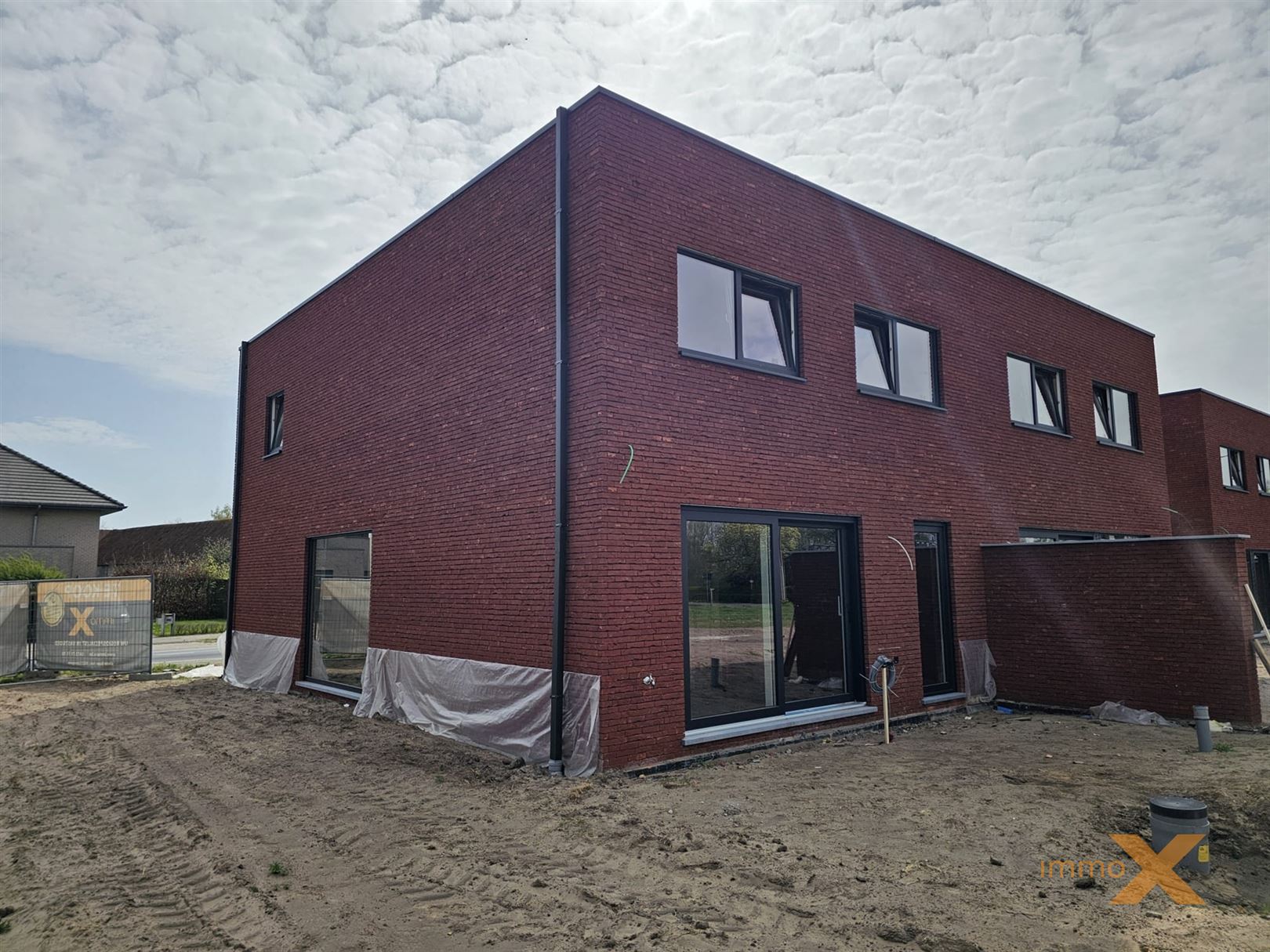 STIJLVOLLE MODERNE NIEUWBOUW MET GARAGE - foto 4