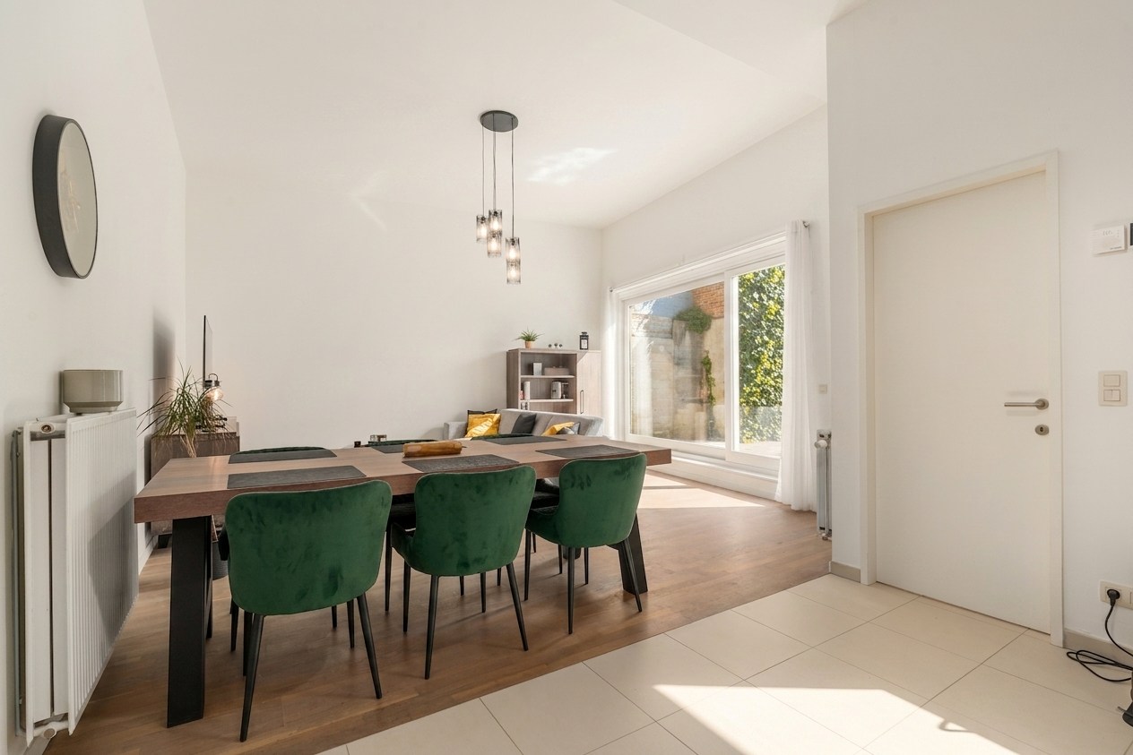 Klassevol appartement met ruim terras en tuintje in hartje Brugge - foto 5