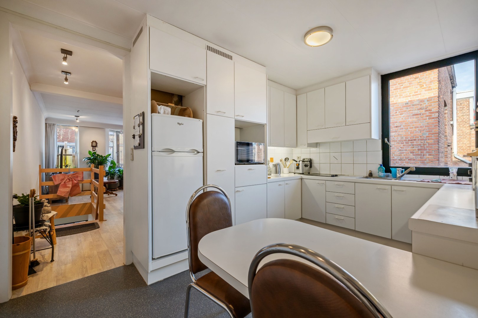 HANDELSPAND MET APPARTEMENT OP TOPLIGGING IN ZWIJNDRECHT - foto 5